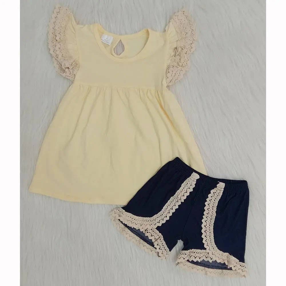 Yellow lace ruffles shorts